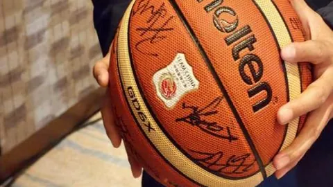 阿根廷智利世界杯预选赛南美区握手言和，梅西点球梅开二度桑切斯扳平比分